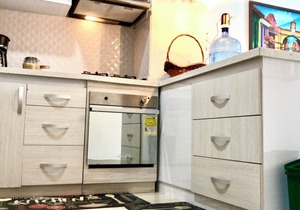 Cozy 2 Bedroom Apt Near Medical Center Supermarket Wifi Pool and AC