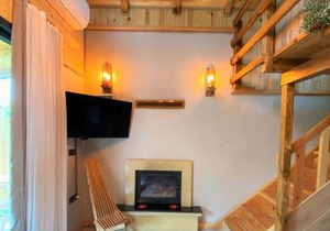 Cozy House Surrounded by Nature in Agva