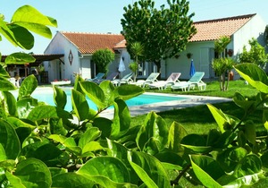 D'HÔTES- ROOMS BED & Breakfast- QUARTOS OF HOSPEDES- NAZARÉ- ALCOBAÇA.