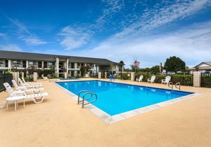 Days Inn by Wyndham Delta