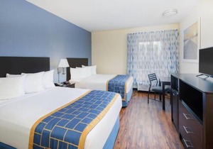 Days Inn by Wyndham Macon I-75 North