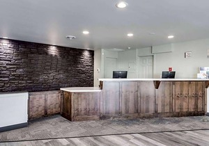 Days Inn & Suites by Wyndham Spokane