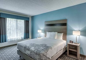 Days Inn & Suites by Wyndham Spokane
