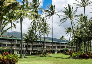 Deluxe, Oceanfront, Top-Floor Condo w/Ocean Views, Shared Pool, & Free WiFi!
