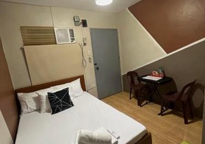 DJCI Apartelle Walk to Robinson & NE Pacific Mall 3 Min to SM Cabanatuan