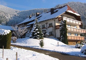 Double room 4 with toilet and shower, 1 - 3 persons - Mosertonihof