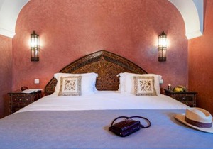 Double room in a charming villa in the heart of Marrakech palm grove