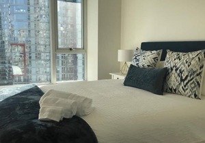 ★Downtown/RogersArena★✓Parking ✓Pool ✓Hot-tub ✓Gym