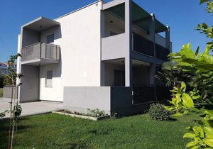 Enelani Apartments