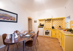 Fantastic apartment with sea views in prime location