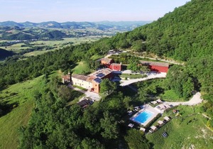 Farmhouse with pool immersed in a natural setting of the Montefeltro - 6 -