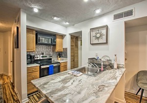 First-Floor Wintergreen Resort Condo w/Balcony