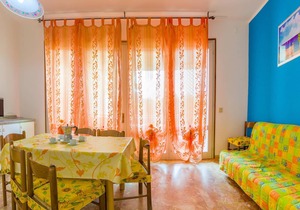 Gabbiano tree-room flat surrounded by the green of the quite pine forest