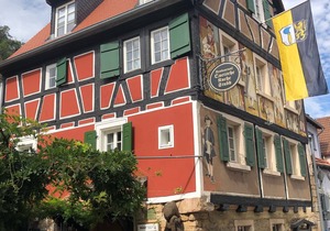 Generous living in the Quetschekuchestubb