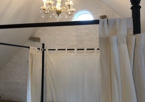 Generous living in the Quetschekuchestubb