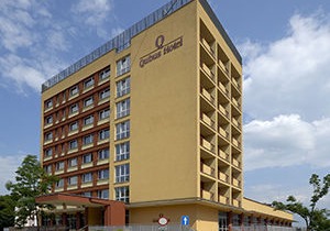 Gold Hotel