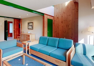 Golf Course Front Condo with Fast WiFi, Shared Pools & Hot Tub, & Full Kitchen