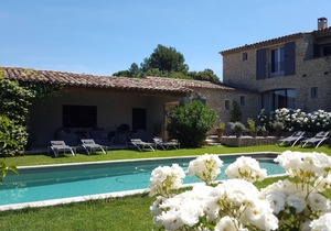 Gordes - Luberon - Provence: Superb air-conditioned villa, heated swimming pool, quiet