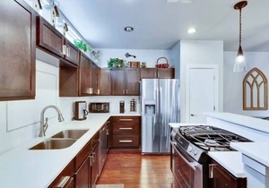 Great location-Beautiful Austin Home-in SoCo 4BR, 3.5BA