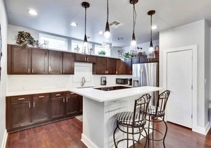 Great location-Beautiful Austin Home-in SoCo 4BR, 3.5BA
