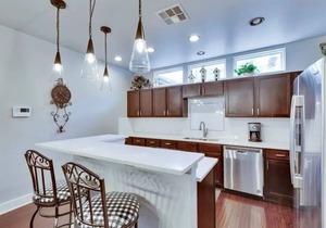 Great location-Beautiful Austin Home-in SoCo 4BR, 3.5BA