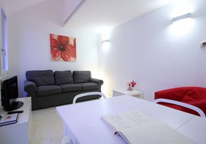 GUGGENHEIM NEXT 10pax, Aircond, Wifi