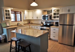 Hidden Gem on Gull Lake w/large playground for families