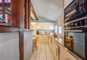 Homerez - Welcoming House in Bangor with Enclosed Garden and Fireplace