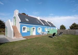 Homerez - Welcoming House in Bangor with Enclosed Garden and Fireplace
