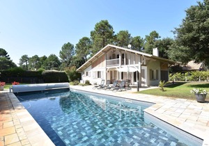 Hossegor "CIGALON" Landes villa with heated swimming pool for 8 people.