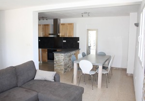 House, beach road in Folelli