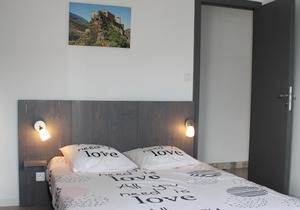 House, beach road in Folelli