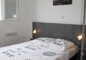 House, beach road in Folelli