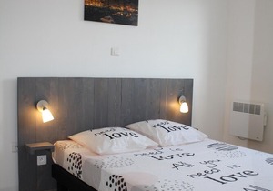 House, beach road in Folelli