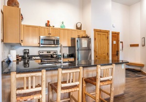 Ideal Location in River Run, Beautiful Mountain Views, Close to Gondola/Shops