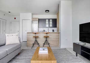 Ideal West Loop 1BR w/Pool, Coworking & Gym, 1 block to L, by Blueground