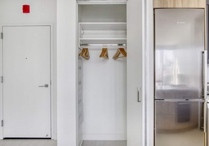 Ideal West Loop 1BR w/Pool, Coworking & Gym, 1 block to L, by Blueground