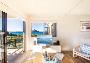 Intrepid, 15 3 Intrepid Close - right on the beachfront and WiFi