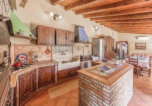 Just a few hundred meters from the beach and about 7 km from Menfi awaits you this pretty, neatly fu