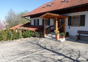 Landhaus Engelhardt in a quiet, sunny location with mountain views Whg. 1
