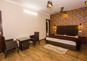 LivingStone Riverside Hills Resort Suite Room