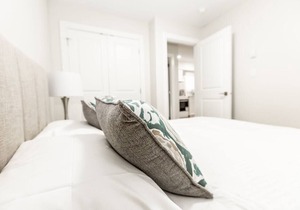 LOVELY 1 BED SUlTE 15 MINS TO DOWNTOWN