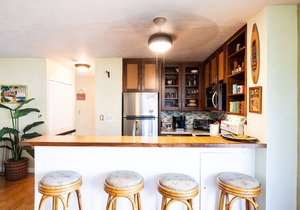 🌴Lovely garden unit with partial ocean view from the lanai. Well equipped🌴