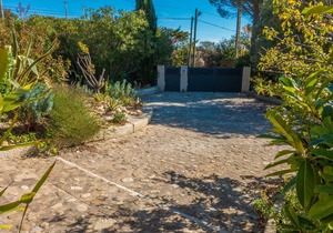 Lovely Holiday Home in Argeliers with Swimming Pool