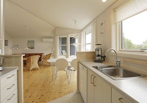 Lovely home in Gudhjem with WiFi