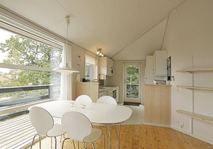 Lovely home in Gudhjem with WiFi