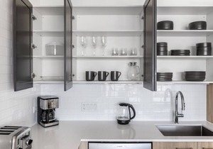 Luxe West Loop Studio w/Gym, Pool, Coworking, walk to UIC, by Blueground