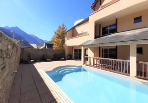 Luxury Duplex, 15 Guests, WiFi, Pool, Parking, Ski Storage, 4 Stars, Saint-Lary-Soulan