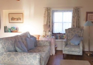 Marian Cottage. Fully restored 19c cottage. Sleeps 3. Parking. Kinsale