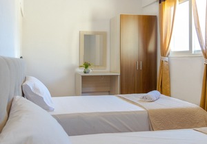 Mary2, Waterfront villa,Private pool,Tavern